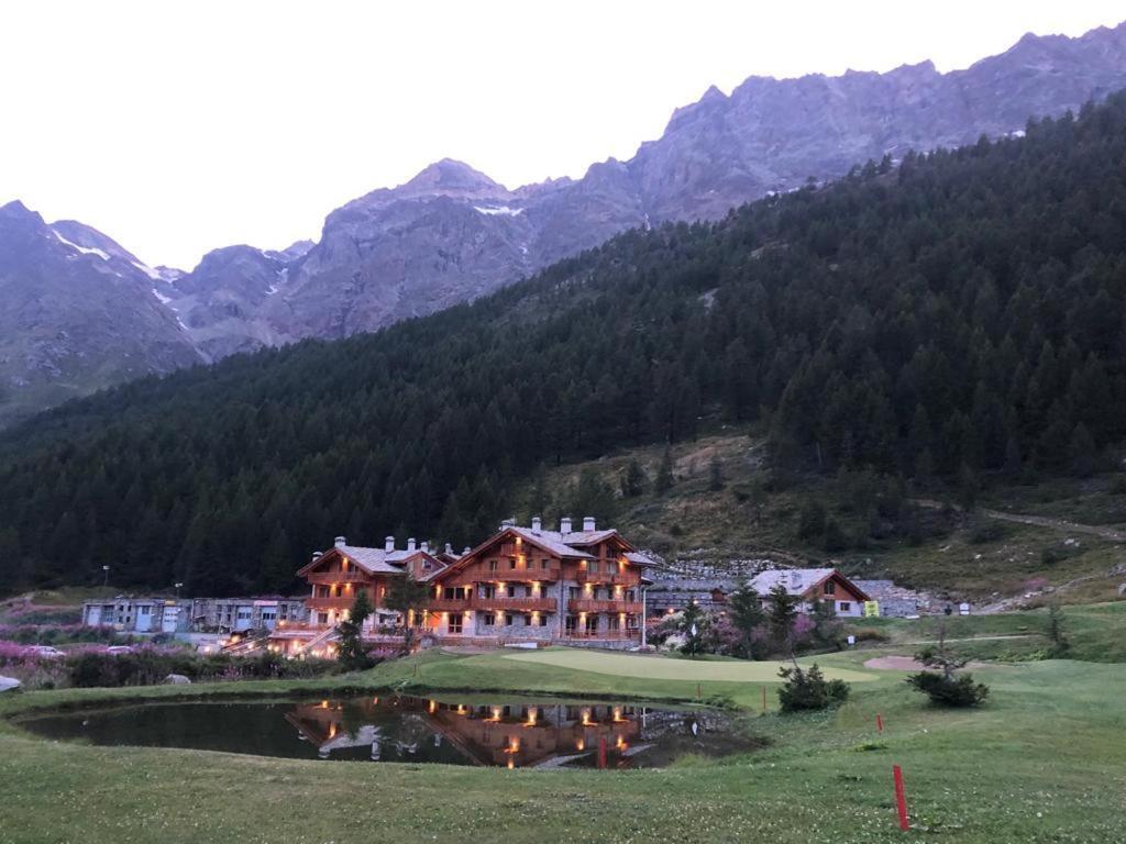 3 Chalets Aparthotel Breuil-Cervinia Eksteriør bilde
